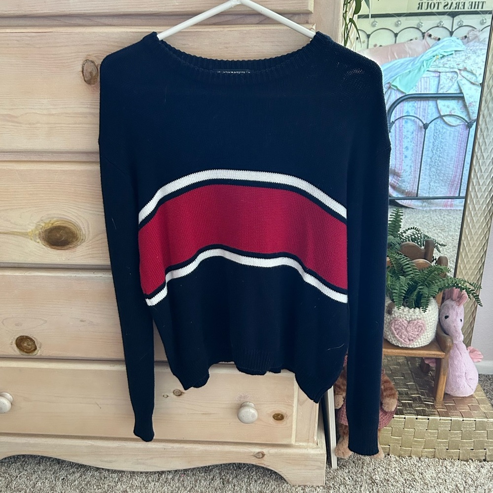 Brandy Melville Sweater💙❤️